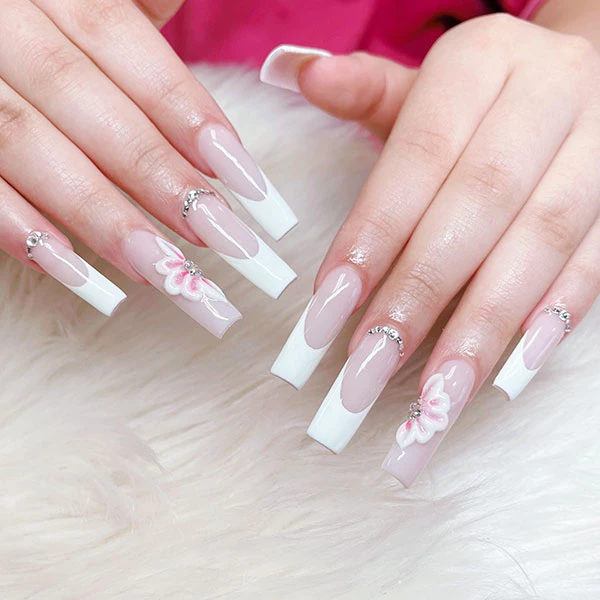 Alo Nails And Spa